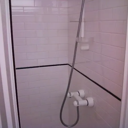 Studio Au Calme Apartment *